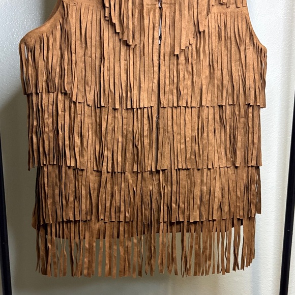 Miss Me Tan Fringe Vest with Patterned Fur Collar - Picture 4 of 7